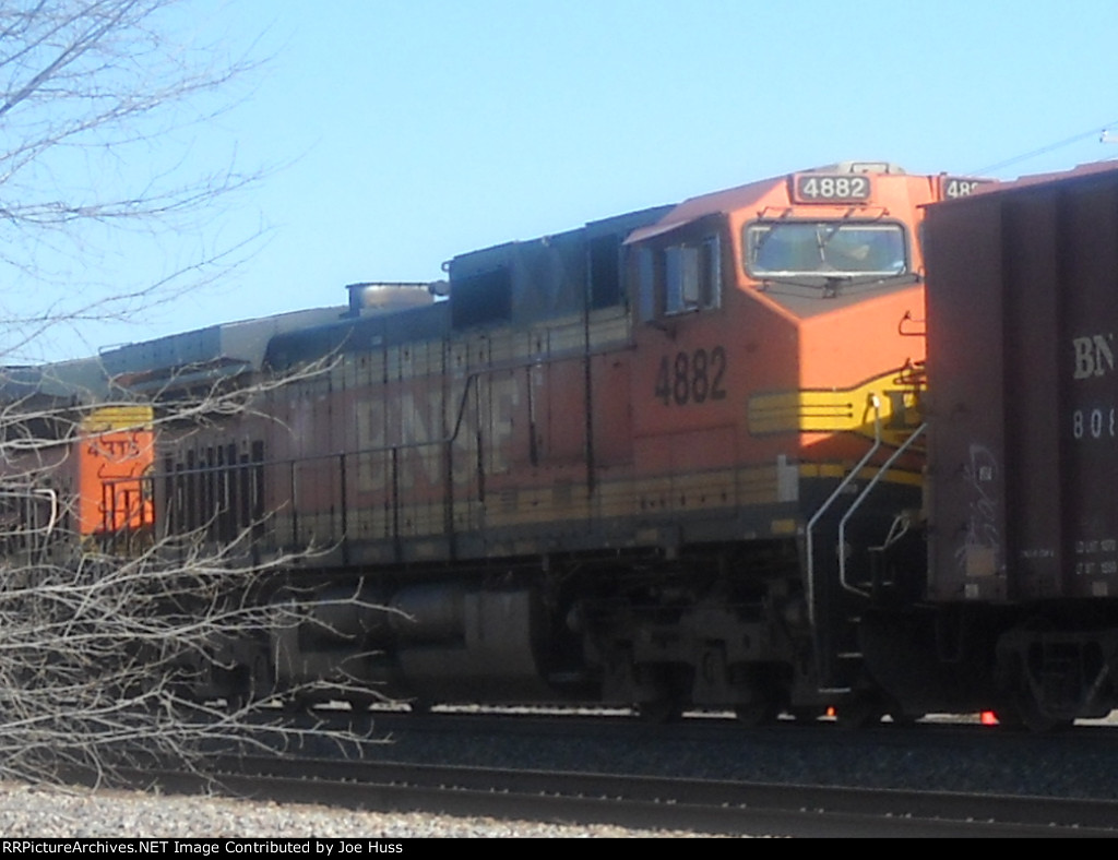 BNSF 4882